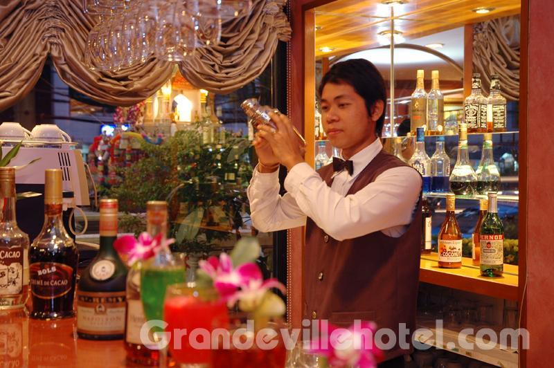 Grande Ville Hotel Bangkok Exterior foto